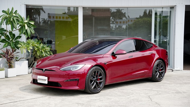 兩千好車公平交易店 好車推薦＂2024 Tesla Model S Plaid＂保固內、電子懸吊