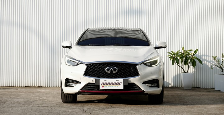 兩千好車－阿鈺 好車推薦＂2017 INFINITI Q30＂全景天窗、雙區恆溫、電動座椅