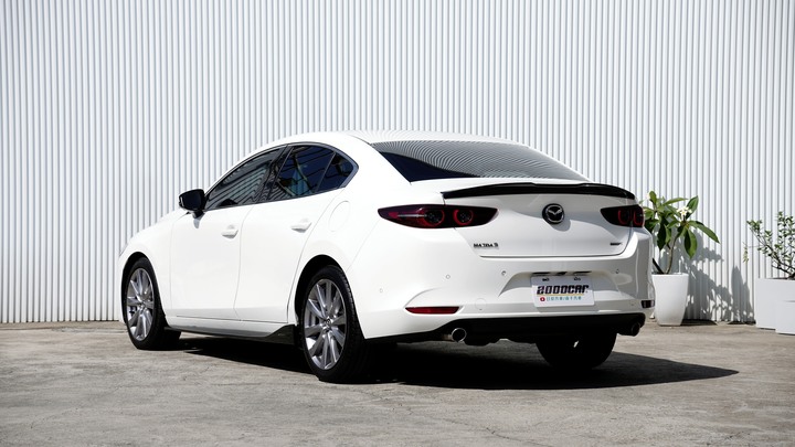 兩千好車－阿鈺 好車推薦＂2020 Mazda 3＂Bose音響、電動座椅、抬頭顯示