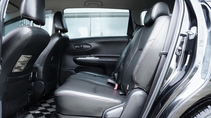 兩千好車－阿鈺 好車推薦＂2013 TOYOTA WISH 2.0＂ 一手車、跑13萬、里程準、無重大事故及泡水