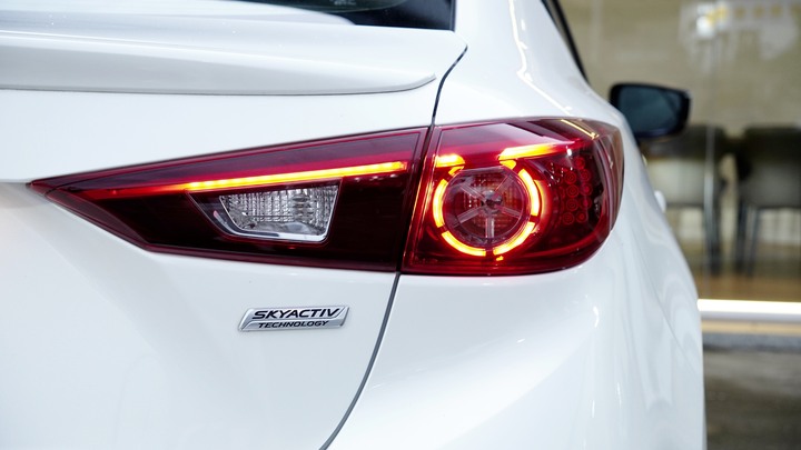 兩千好車－阿鈺 好車推薦＂2018 Mazda 3＂Bose音響、跟車、盲點、恆溫