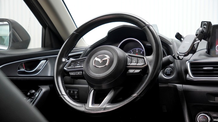 兩千好車－阿鈺 好車推薦＂2018 Mazda 3＂Bose音響、跟車、盲點、恆溫