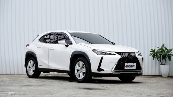 兩千好車－阿鈺 好車推薦＂2021 Lexus UX250h＂跑8萬、跟車、電動椅、Carplay系統