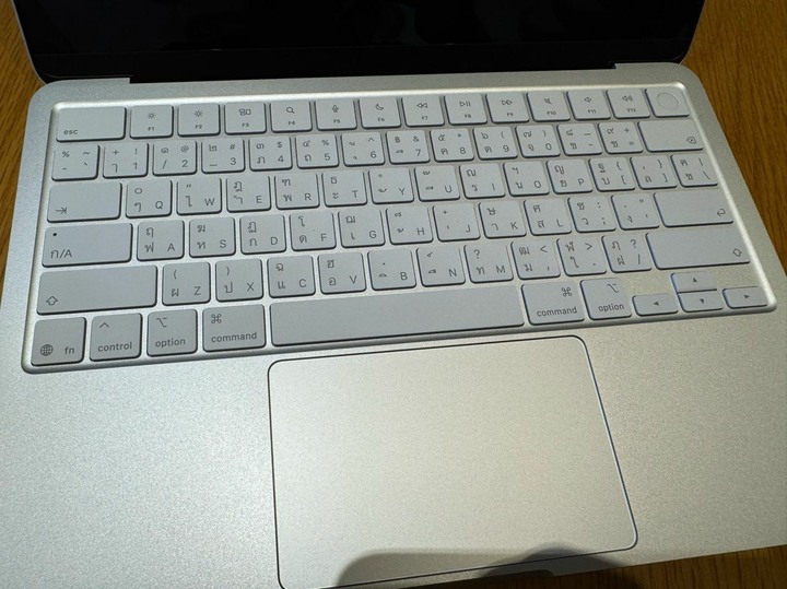 Macbook Neo 512G 銀色 泰國版