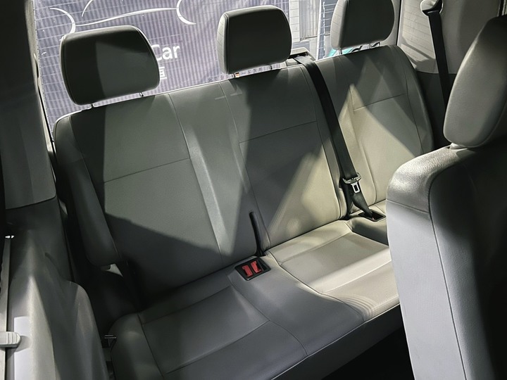 (202)正2014年出廠 Volkswagen T5 Caravelle 2.0 TDI LWB 2.0 柴油 寂靜黑
