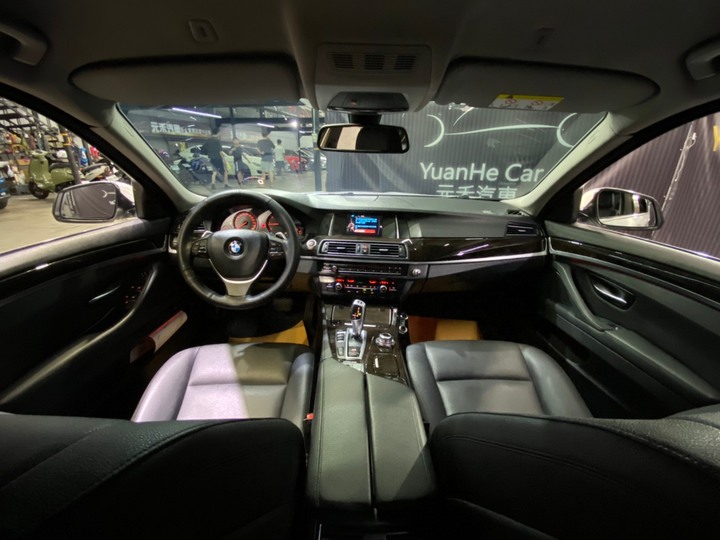 (61) 2016年式 F10型 BMW 5-Series Sedan 520d 2.0 柴油 珍珠白
