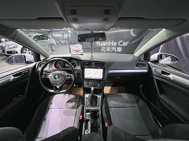 (222)正2014年出廠 七代 Volkswagen Golf 1.6 TDI Trend Line 1.6 柴油 金屬白