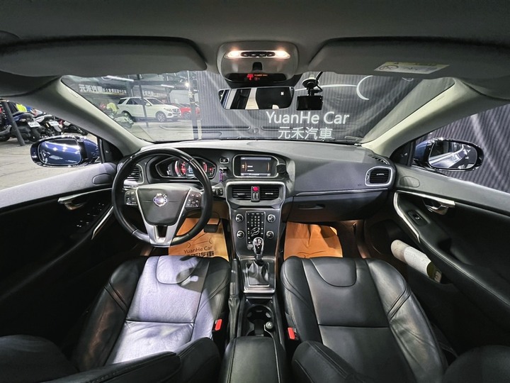 (204)正2015年出廠 Volvo V40 T4旗艦版 1.6 汽油 午夜藍