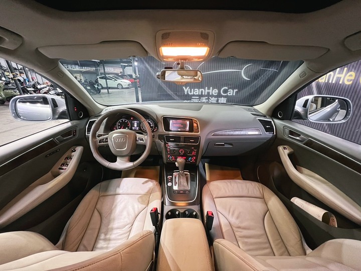 (170)正2011年出廠 Audi Q5 2.0 TFSI quattro 汽油 極淨灰