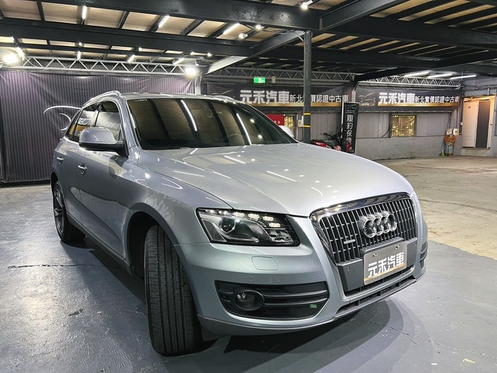 (170)正2011年出廠 Audi Q5 2.0 TFSI quattro 汽油 極淨灰