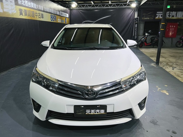 (71)正2015年出廠 11代 Toyota Corolla Altis 1.8經典版 汽油 雲朵白