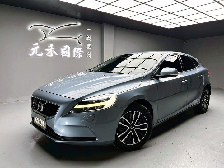 正2017年出廠 Volvo V40 T3運動版 1.5 汽油 金屬藍
