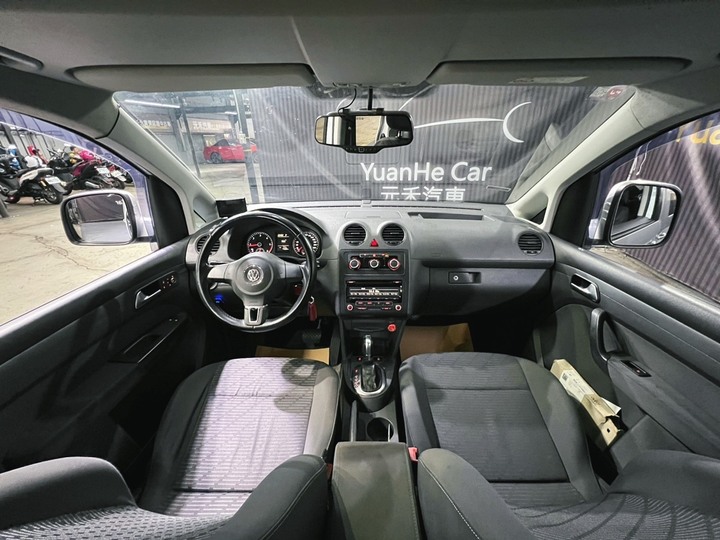 (1)正2015年出廠 Volkswagen Caddy Maxi 1.6 TDI 柴油 星燦銀