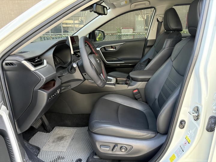 售2020 Toyota RAV4 2.0汽油旗艦 里程僅跑3萬