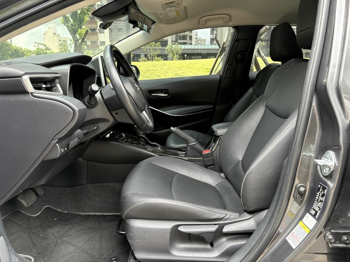 售 2019 Toyota Altis 尊爵型 原廠保養 里程10萬 全車原鈑件 無重大事故 無泡水