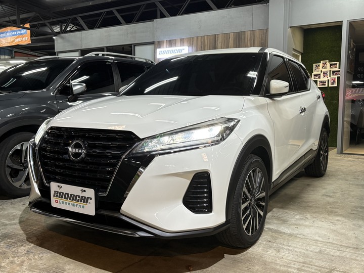 【#YouTube兩千中古車/子文】2022 Nissan Kicks 卓越版 里程5.9萬 ＃原廠保養中