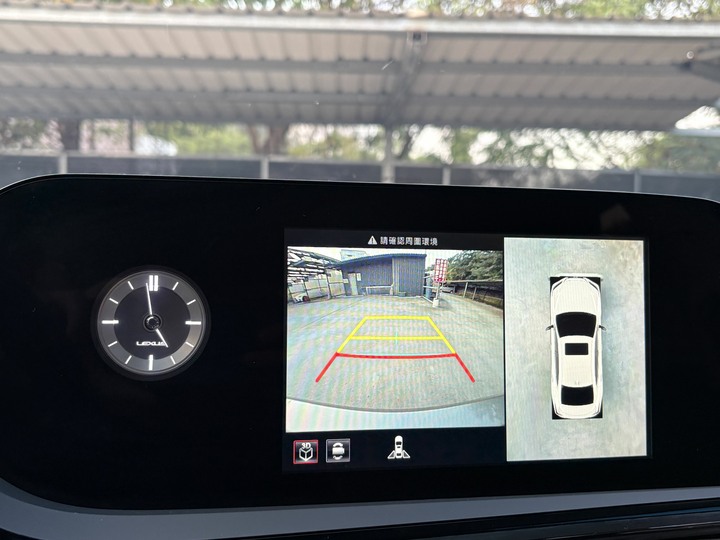 售小改款後 2022 Lexus ES200 頂級版 全原廠保養 里程僅跑6萬