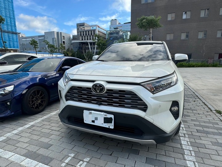 售2020 RAV4 2.0 汽油旗艦 里程僅跑3萬