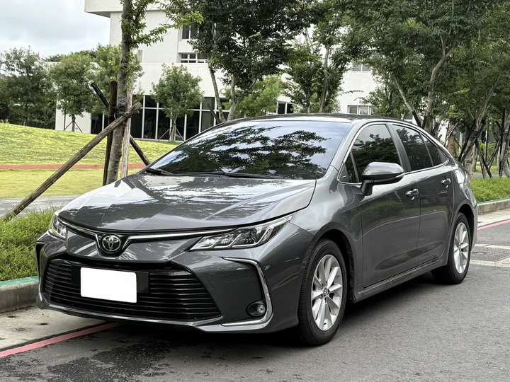 售 2019 Toyota Altis 尊爵型 原廠保養 里程10萬 全車原鈑件 無重大事故 無泡水 