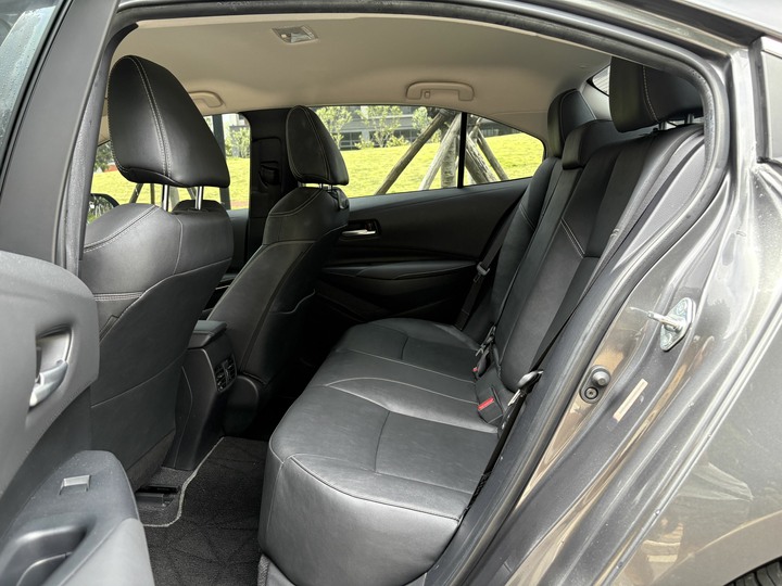 售 2019 Toyota Altis 尊爵型 原廠保養 里程10萬 全車原鈑件 無重大事故 無泡水