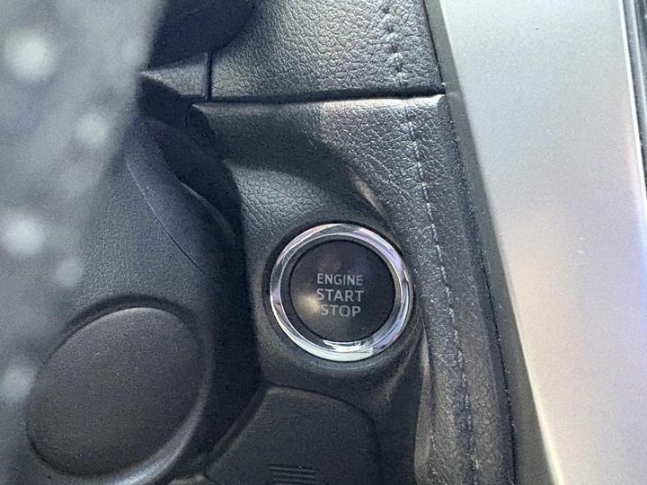 售高規 2019 Toyota yaris 豪華版 里程僅跑9萬 全車原鈑件