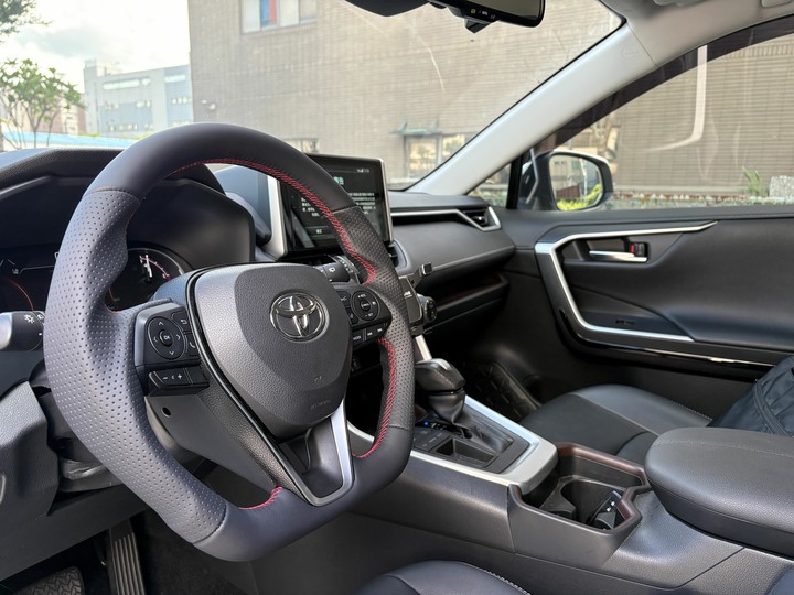 售2020 Toyota RAV4 2.0汽油旗艦 里程僅跑3萬