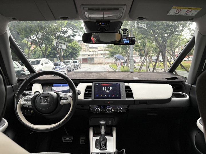 售2024 Honda Fit 油電 里程3.9萬 新車保固中 全原廠保養