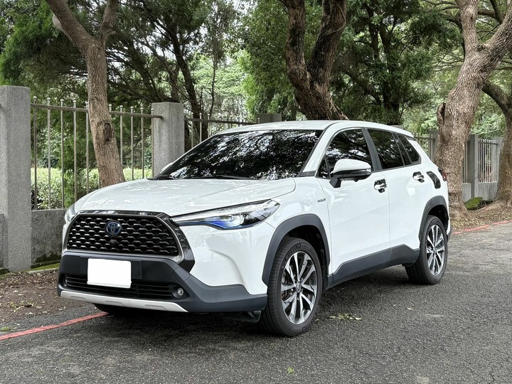 售2021 Toyota Corolla Cross 1.8油電旗艦 里程僅跑10萬 電動尾門 360環景