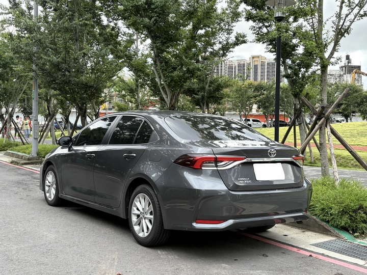 售 2019 Toyota Altis 尊爵型 原廠保養 里程10萬 全車原鈑件 無重大事故 無泡水