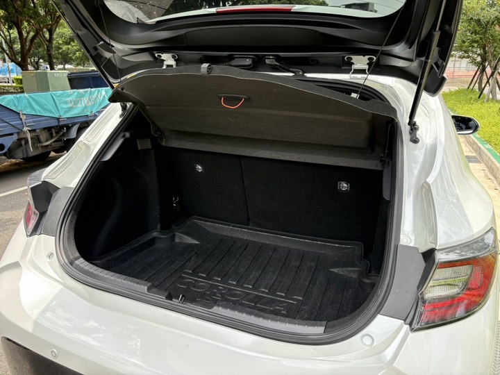 售2020/12 Toyota Corolla Sport 旗艦 里程僅跑5萬
