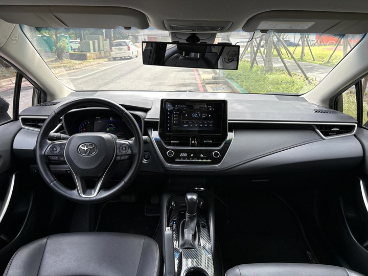 售 2019 Toyota Altis 尊爵型 原廠保養 里程10萬 全車原鈑件 無重大事故 無泡水