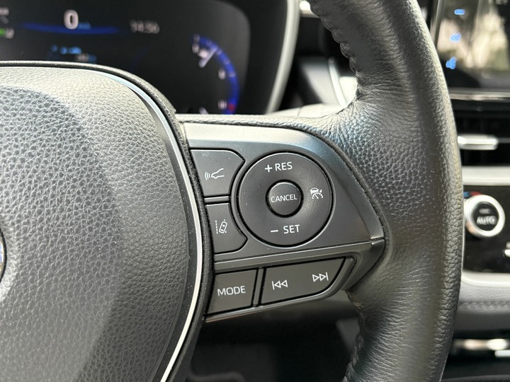 售 2019 Toyota Altis 尊爵型 原廠保養 里程10萬 全車原鈑件 無重大事故 無泡水