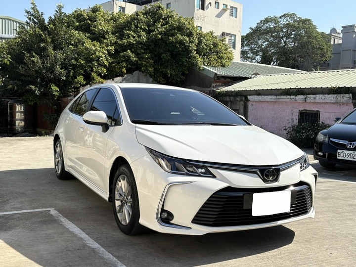 售自己開的車 2021 Toyota Altis 旗艦型 ＃全原廠保養