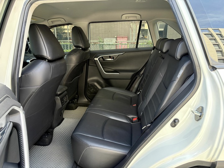 售2020 Toyota RAV4 2.0汽油旗艦 里程僅跑3萬