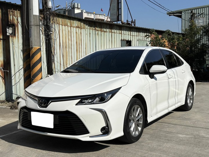 售自己開的車 2021 Toyota Altis 旗艦型 ＃全原廠保養