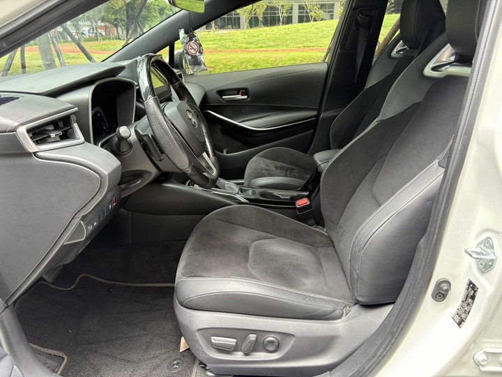 售2020/12 Toyota Corolla Sport 旗艦 里程僅跑5萬