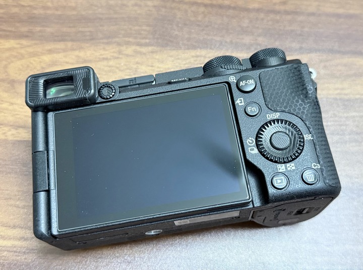 近9成新-公司貨SONY A6700 單機身(快門數僅1274!)