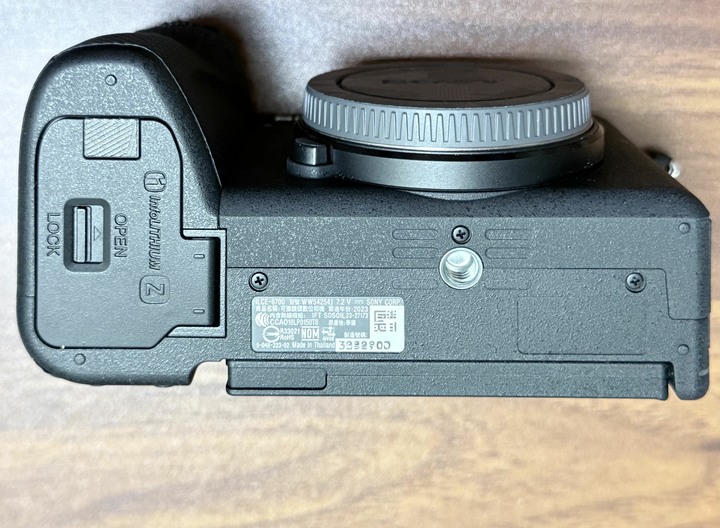 近9成新-公司貨SONY A6700 單機身(快門數僅1274!)