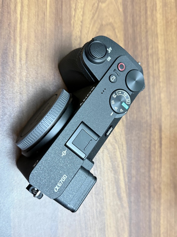 近9成新-公司貨SONY A6700 單機身(快門數僅1274!)