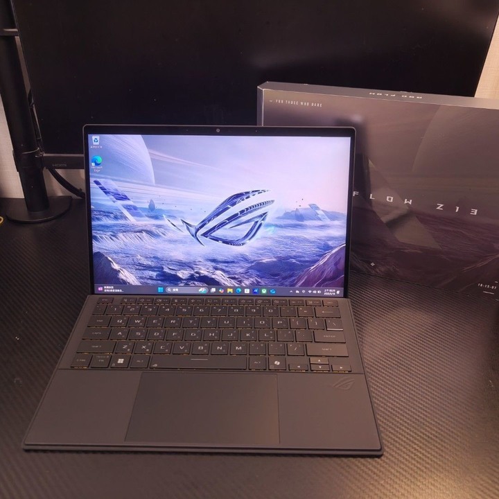 ASUS ROG 華碩 Flow(2025) Z13 (Ryzen AI MAX+ 395/128G/1TB/GZ302EA-0101A395-NBL) 13.4吋電競筆電黑色