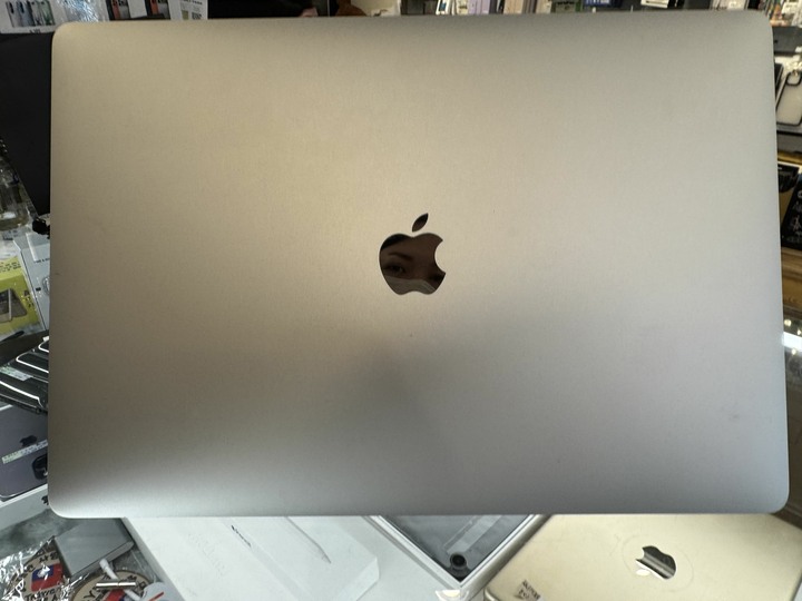 MacBookPro 16+256 A1707 i7