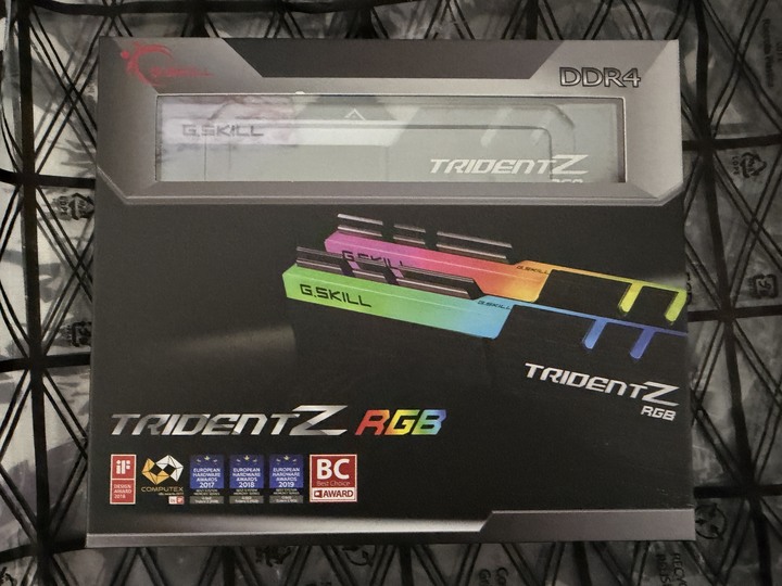GSKILL Trident-Z RGB-幻光戟 DDR4 3000 8Gx2