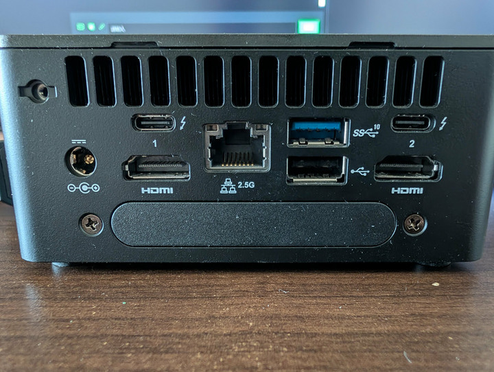 Intel NUC 12 Pro(NUC12WSBi5)，附Windows 11 Pro正版數位授權
