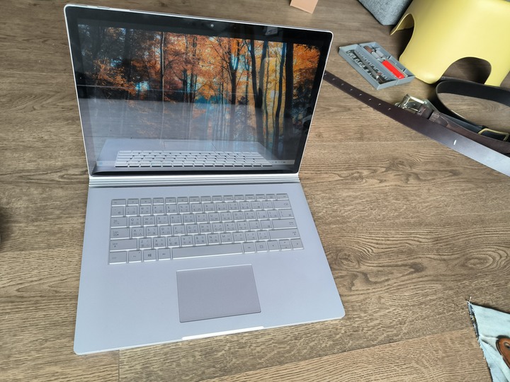 Surface book 2 15吋 GTX 獨顯6G 16/512GB