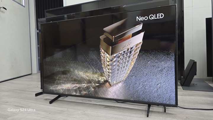 純晶透顯色技術 SAMSUNG 43型 UA43BU8000WXZW 4K 聯網 LED 液晶電視