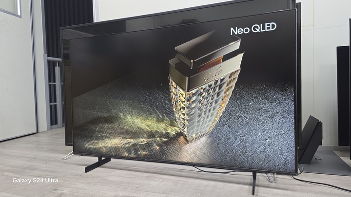 純晶透顯色技術 SAMSUNG 55型 UA55AU8000WXZW 4K 聯網 LED 液晶電視