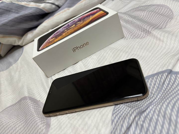 iPhone XS 64G 金色