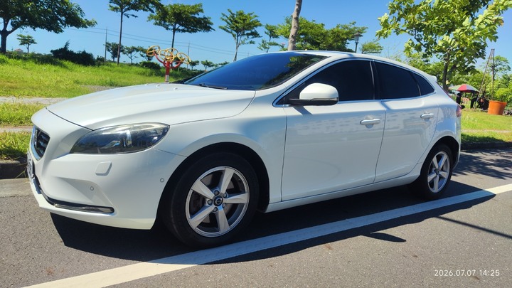 2016 V40 T3五門掀背
