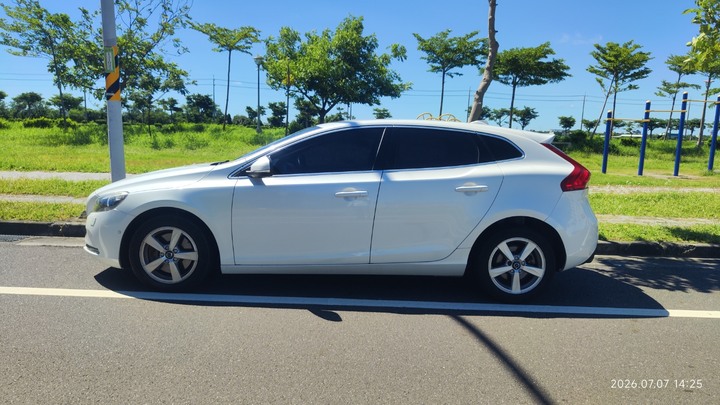 2016 V40 T3五門掀背