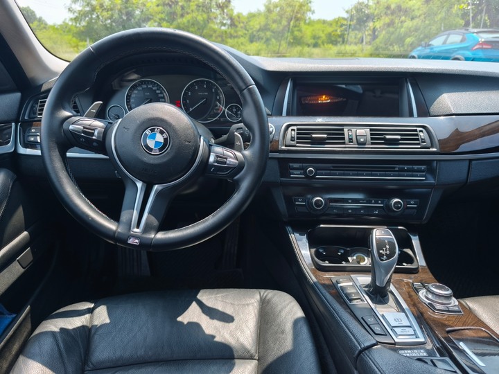 BMW F10 520i